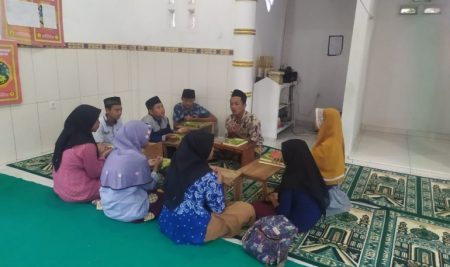 Dukung Terwujudnya SDGs, Departemen Akuntansi Membantu Bimbingan Baca Al-Qur’an Di Desa Samar