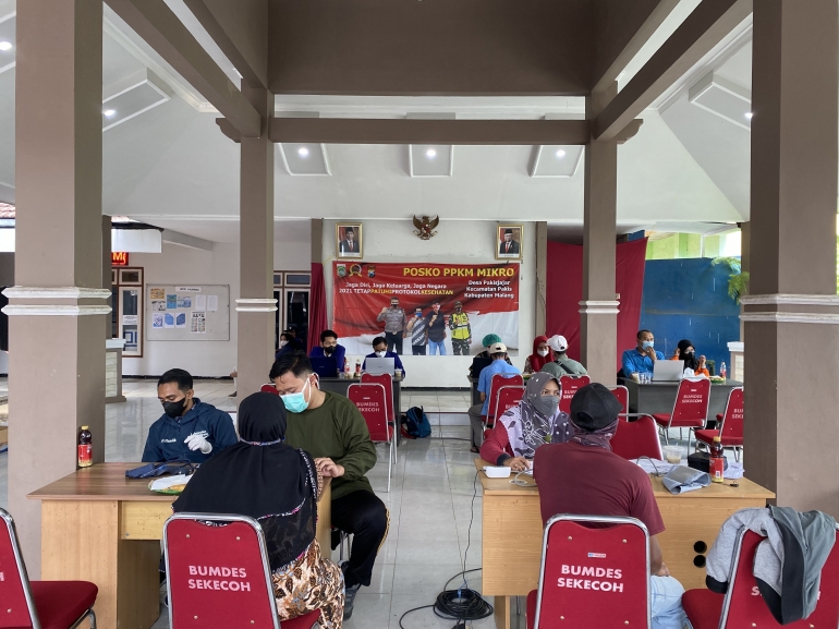 Mahasiswa Akuntansi Universitas Negeri Malang Membantu Penyelenggaraan Vaksinasi Covid-19 Demi Sukseskan SDGs