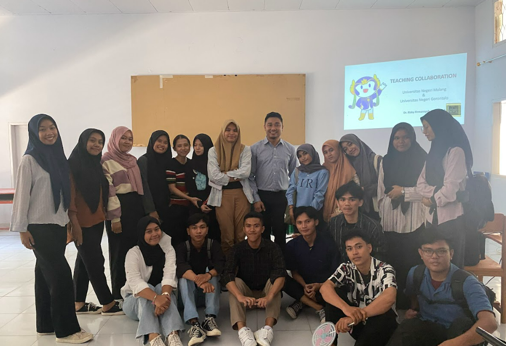 Peningkatan Kualitas Pembelajaran Departemen Akuntansi melalui Program Teaching Collaboration dengan Perguruan Tinggi Indonesia Timur
